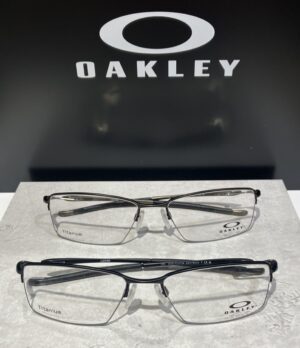 オークリー
